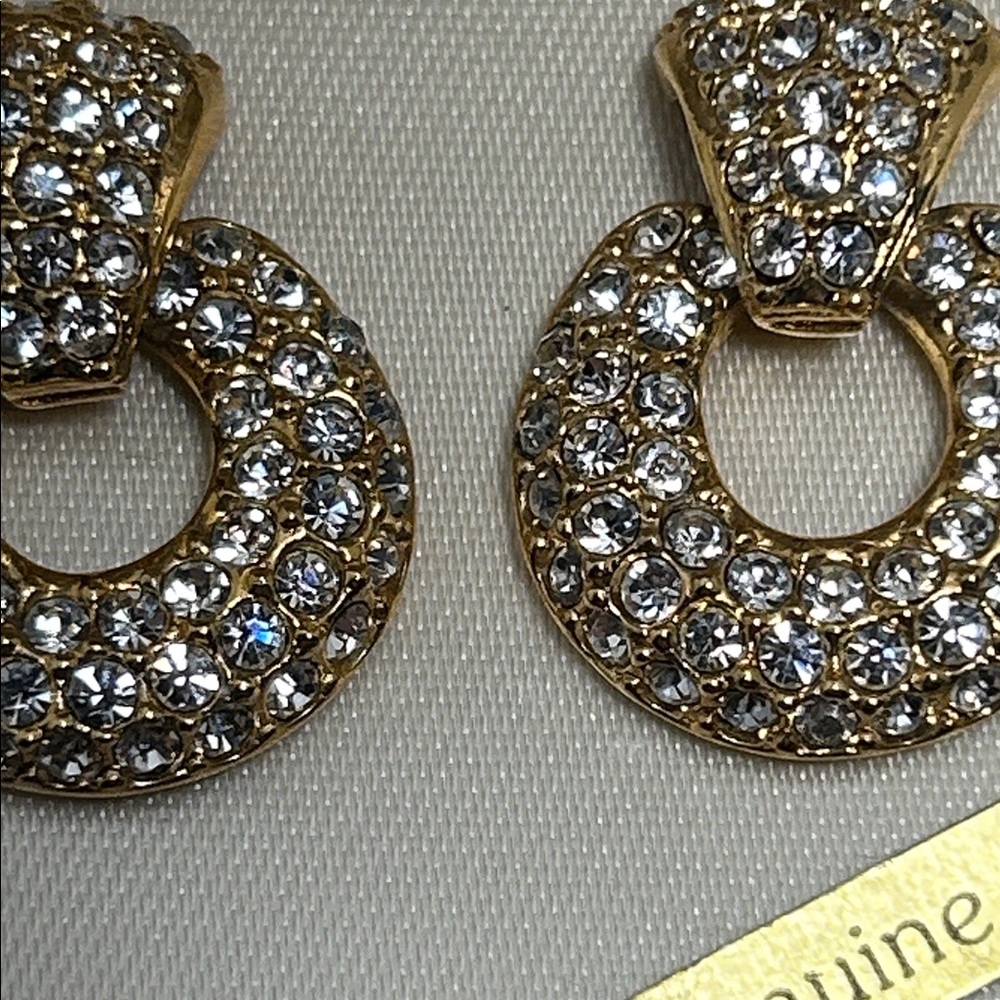 NWB 1” Gold and Crystal Chunky Hoop Earrings - Picture 4 of 10